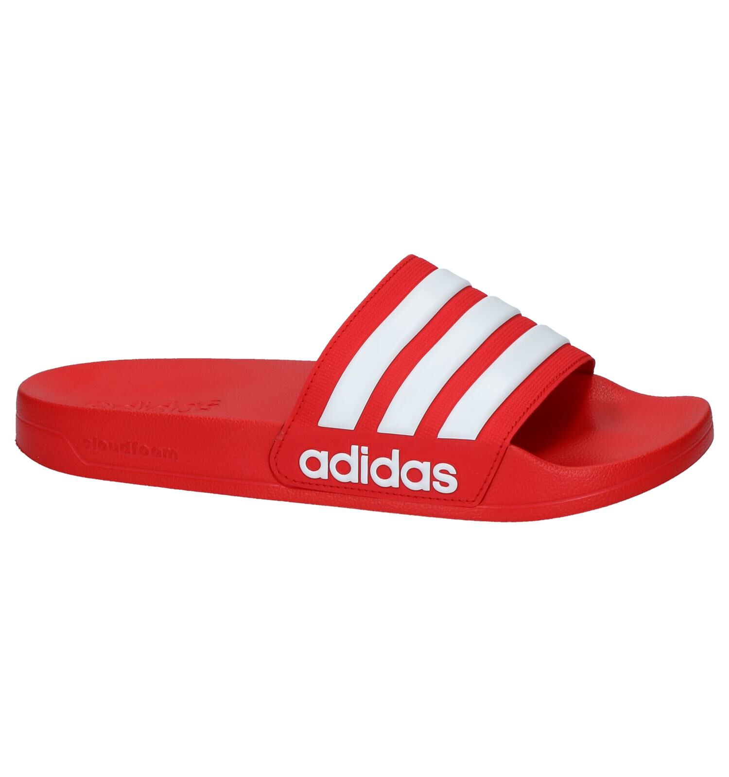rode adidas slippers