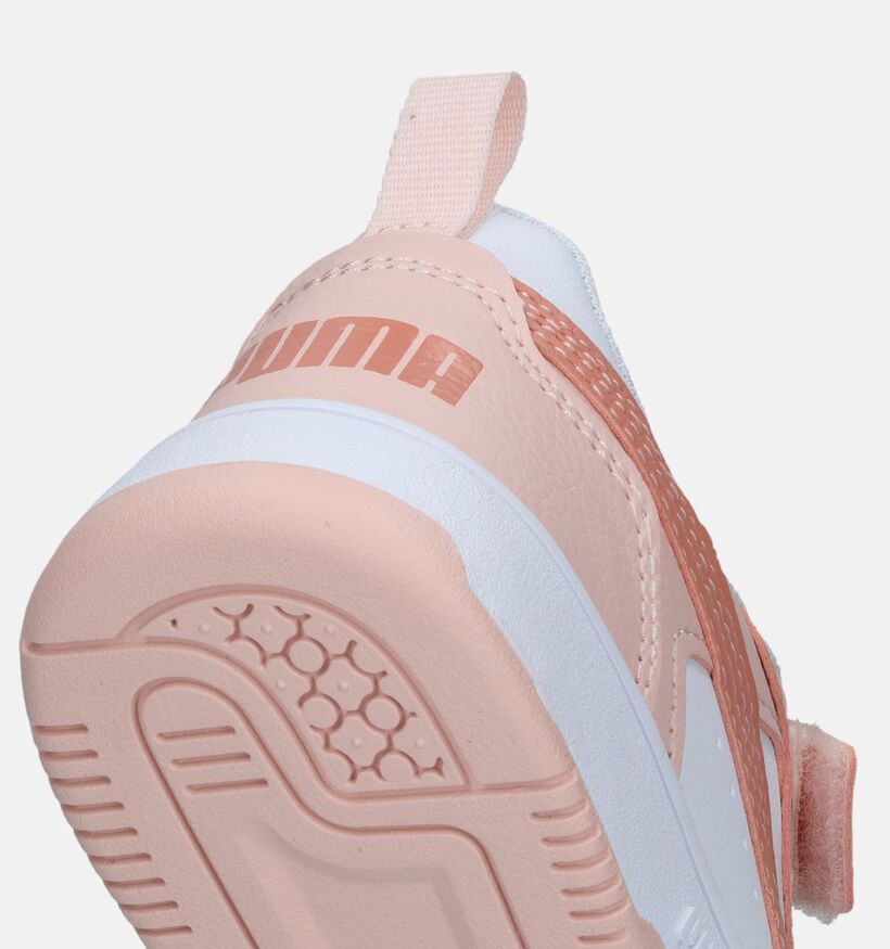 Puma Rebound v6 Baskets en Rose pour filles (343140)